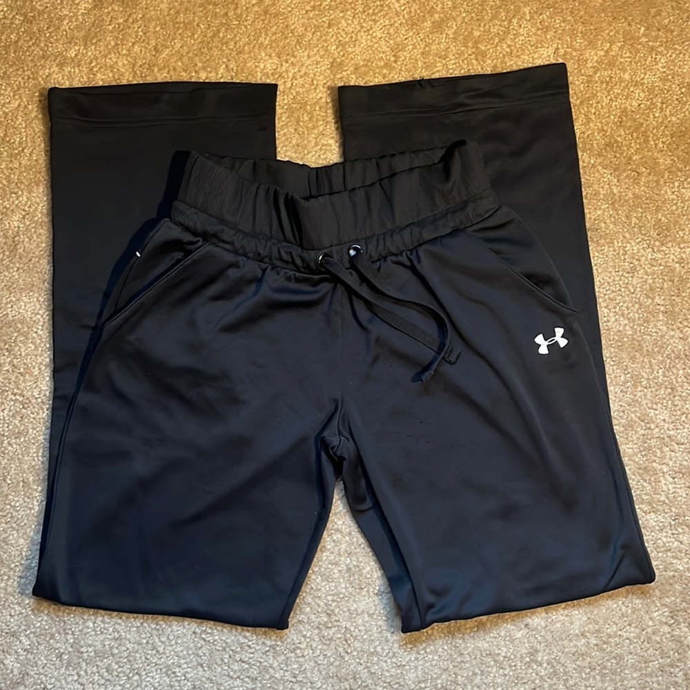 🤑SALE 3 for $20!🤑 Under Armour Heat Gear pants w/ white trim & pockets, size S